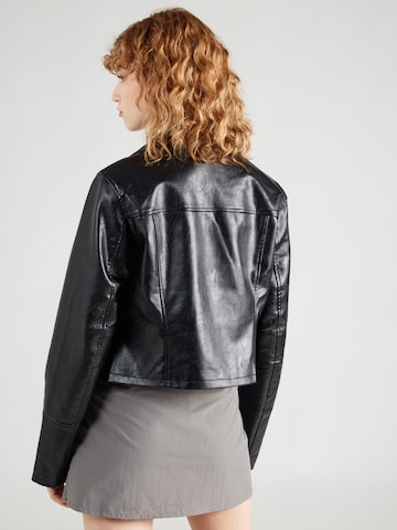 QS Between-season jacket in Black
