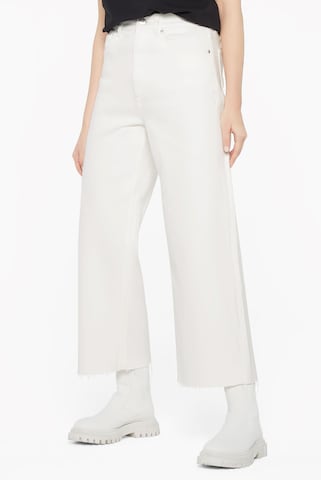 Harlem Soul Jeans in White: front