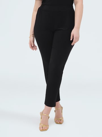 Fiorella Rubino - regular Pantalón en negro