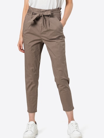 ONLY - Slimfit Pantalón plisado en marrón: frente