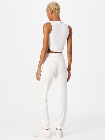 Regular Pantaloni de la Karen Millen pe alb