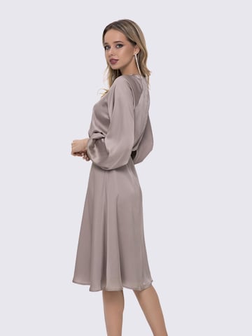 Abito da sera di Anushka in beige