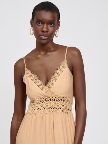 ruda Influencer Suknelė 'Crochet'