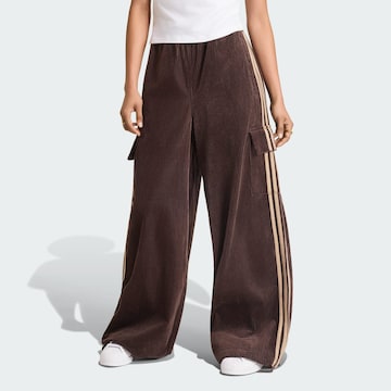 Loosefit Pantaloni cargo di ADIDAS ORIGINALS in marrone: frontale