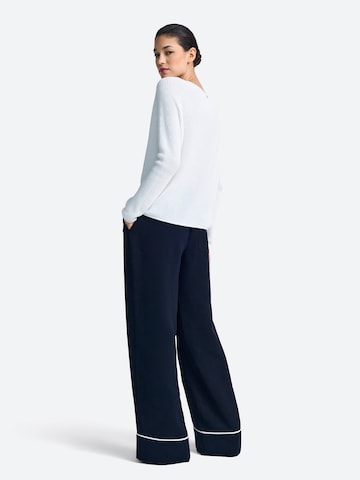 balta Rich & Royal Megztinis