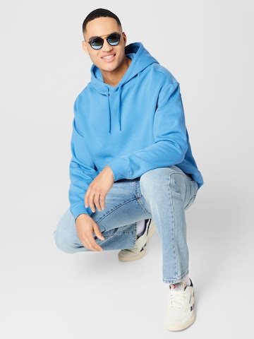 WEEKDAY Sweatshirt in Blau