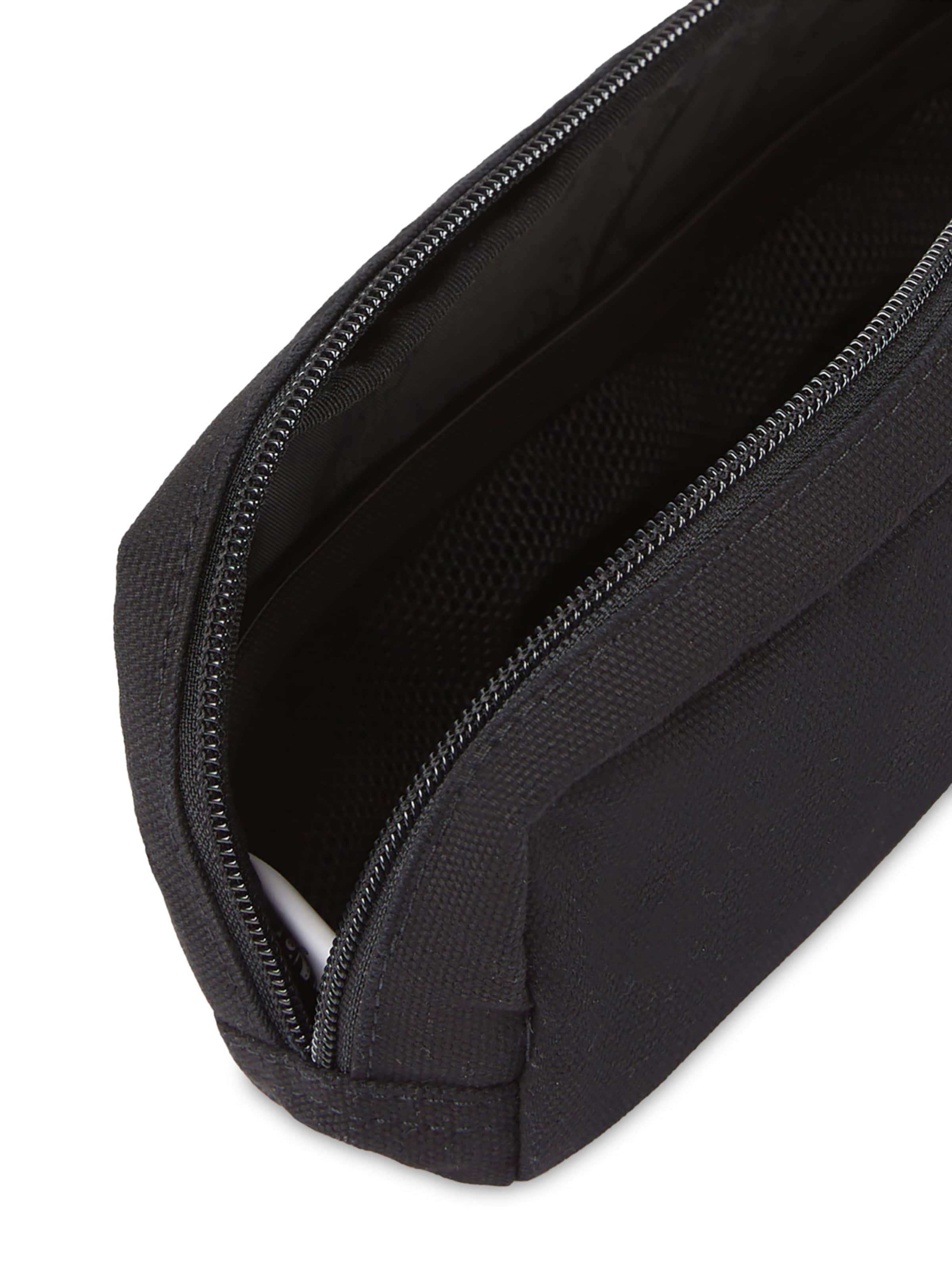 DICKIES Toiletry bag in Black