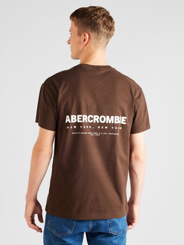 Abercrombie & Fitch Футболка 'IN THE STANDS' в Коричневый