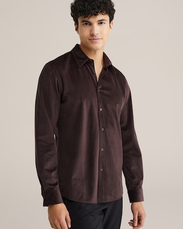 Comfort fit Camicia di WE Fashion in marrone: frontale