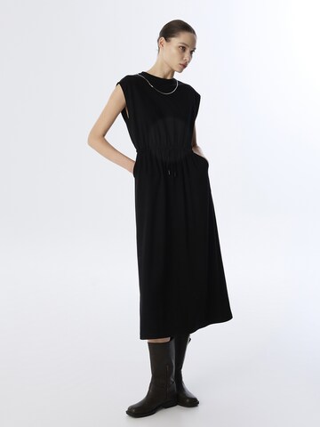 Twist Jurk in Zwart: voorkant