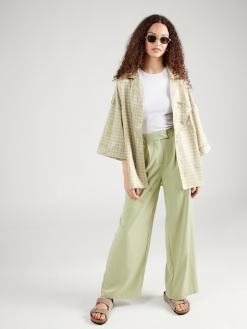 VILA Wide leg Pleat-Front Pants 'WINNIE' in Green