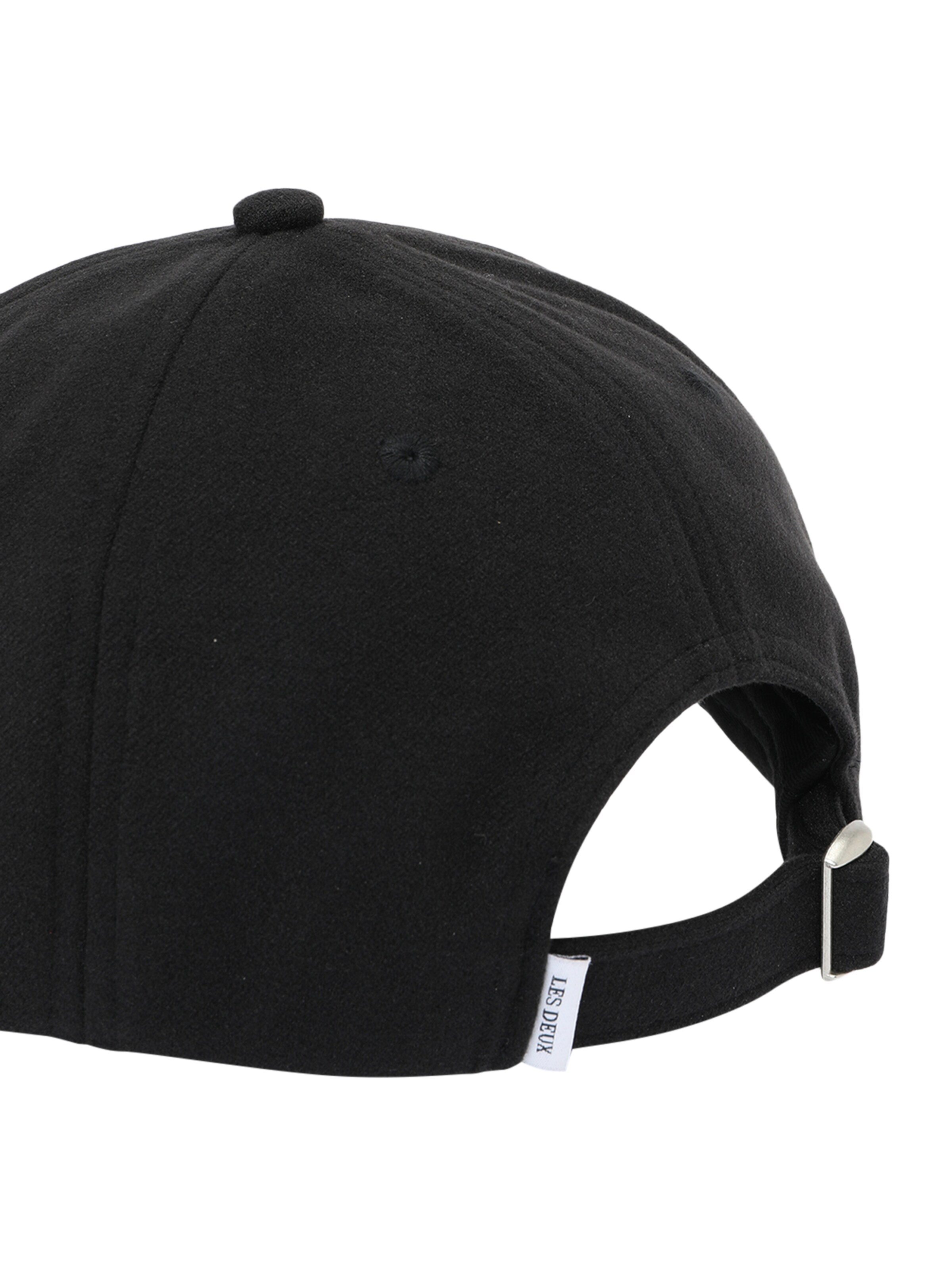 Les Deux Nokamüts, värv must