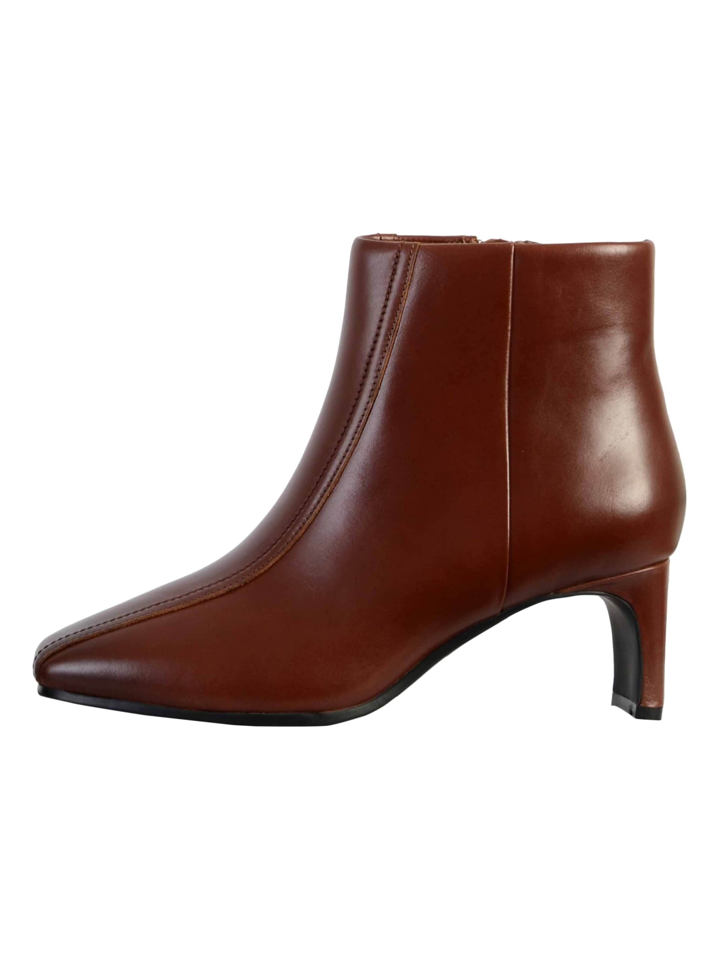 CLARKS Enkellaarsje in Bruin: voorkant