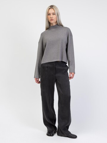 BROKE + SCHÖN Sweater in Grey