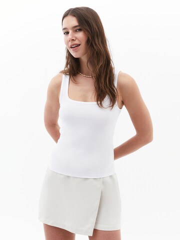 Haut OXXO en blanc : devant