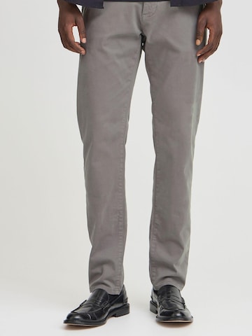 Casual Friday - Slimfit Pantalón chino 'Viggo' en gris