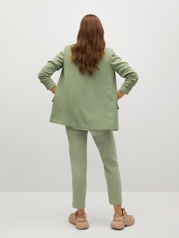 Regular Pantaloni 'Semiflu' de la MANGO pe verde