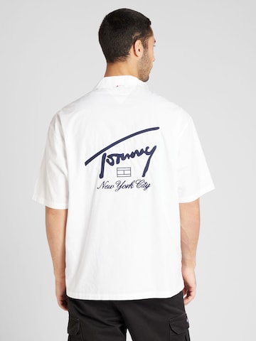 Tommy Jeans Comfort Fit Skjorta i vit: framsida