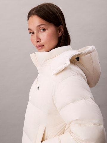 Calvin Klein Jeans Overgangsjakke 'ESSENTIAL' i hvid