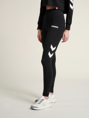 Skinny Pantalon de sport Hummel en noir : devant