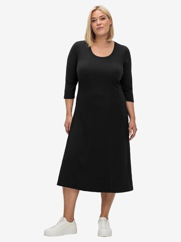 SHEEGO Kleid in Schwarz: predná strana