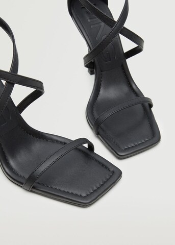 MANGO Sandalen met riem in Zwart