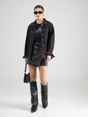 Tricou de la GUESS pe negru