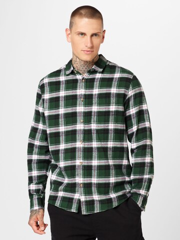 Coupe regular Chemise 'CAMDEN' Cotton On en vert : devant