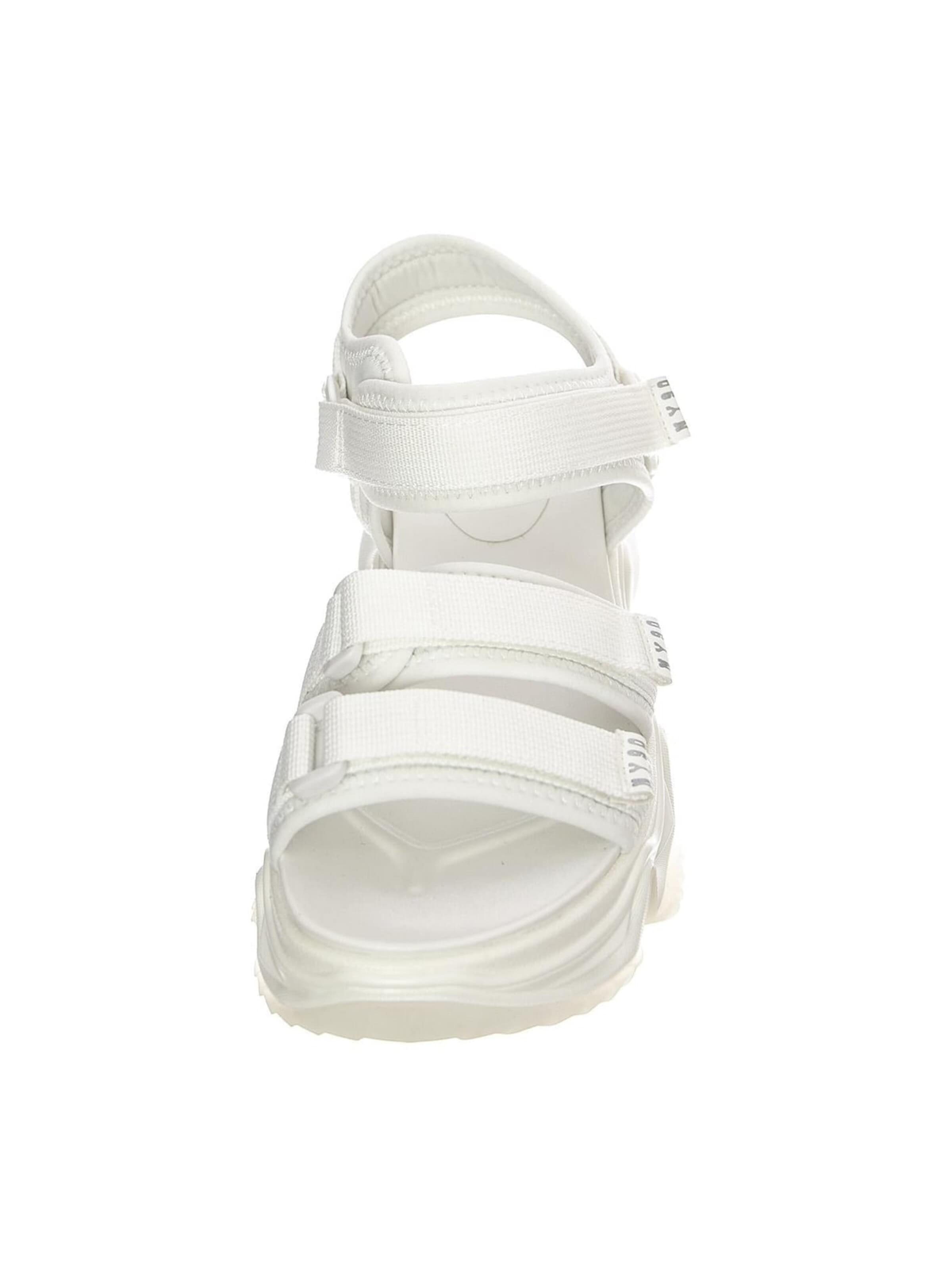 STEVE MADDEN Sandals in White