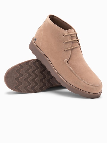 Ombre Chukka Boots in Beige