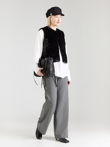 PIECES - Chaleco 'PCROBINA' en negro