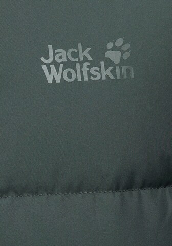 JACK WOLFSKIN Pitkä talvitakki 'Crystal Palace' värissä harmaa