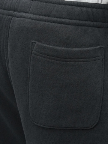 Regular Pantalon 'ESSENTIAL' Abercrombie & Fitch en noir