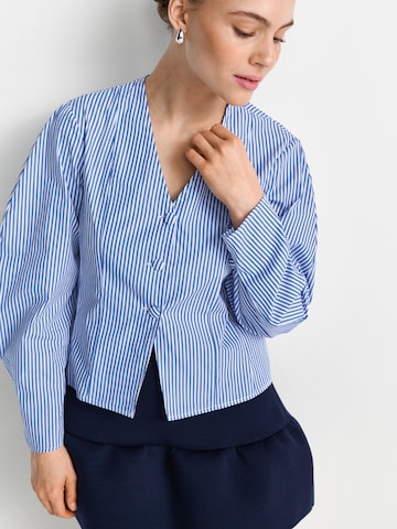 Rich & Royal Halenka – modrá: přední strana