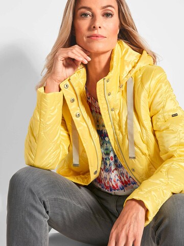 Goldner Jacke in Gelb