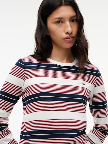 Tommy Jeans Тениска 'ESS' в бяло