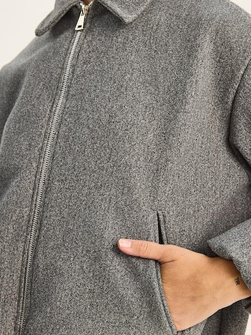 Bianco Lucci Tussenjas in Grijs