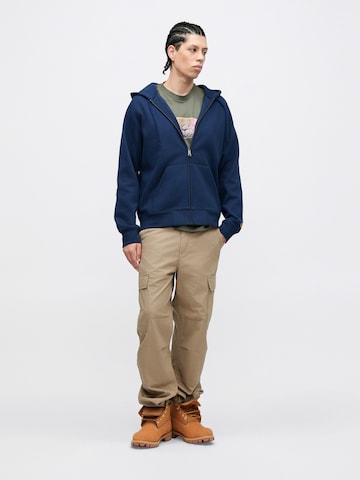 Carhartt WIP Zip-Up Hoodie in Blue