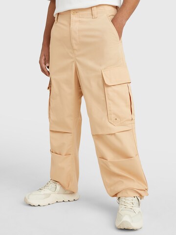 Tommy Jeans Loose fit Cargo Pants 'Aiden' in Beige: front