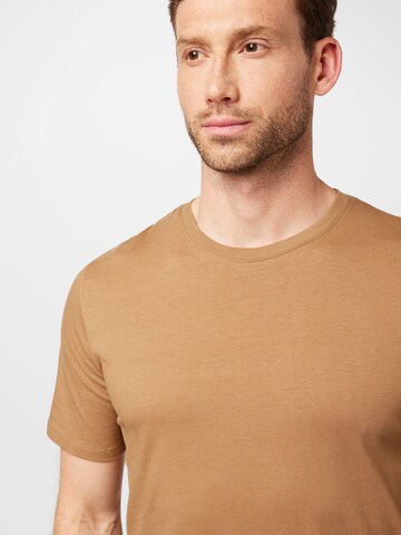 JACK & JONES Slim Fit T-Shirt in Braun