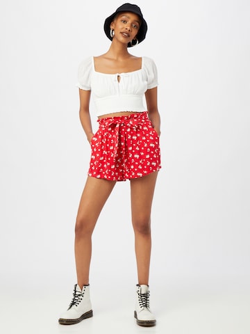 HOLLISTER Loosefit Shorts in Rot