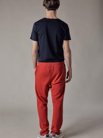 OWN Off With Nature Regular Broek 'Joggers Dritti' in Rood