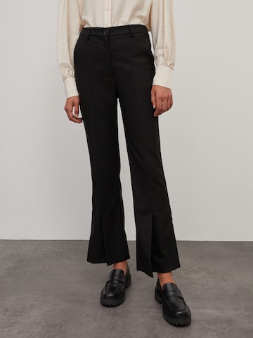 EDITED Trousers 'Emery' in Black: front
