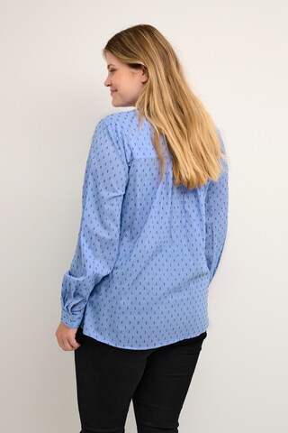 Camicia da donna 'Solo' di KAFFE CURVE in blu
