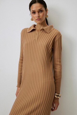 Touche Prive Kleid in Beige