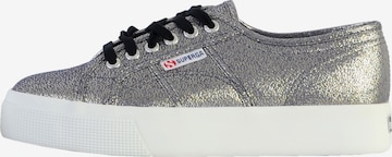 SUPERGA Buty sportowe sznurowane w kolorze szary: przód