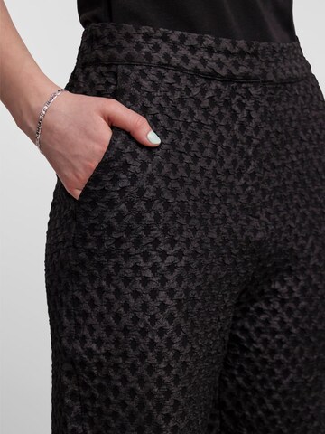 PIECES Regular Hose 'NIBE' in Schwarz