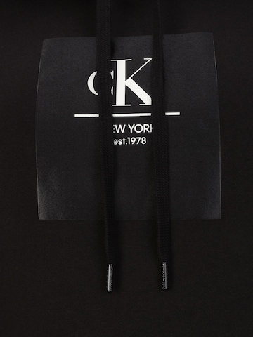 Sweat-shirt Calvin Klein Jeans Curve en noir
