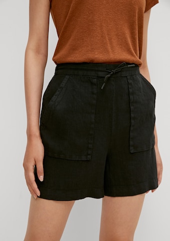 COMMA Regular Shorts in Schwarz