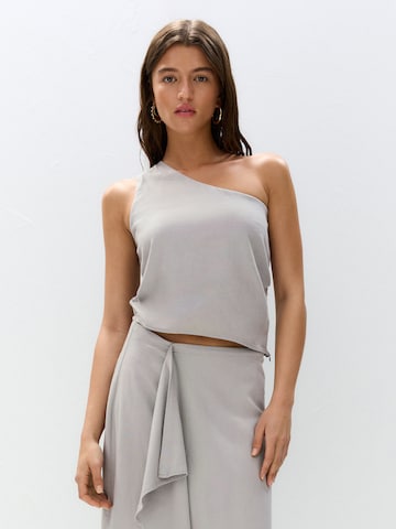 Top di Pull&Bear in grigio: frontale